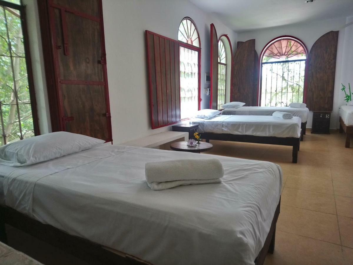 Casita Rustica En La Selva Hotell Cancún Eksteriør bilde